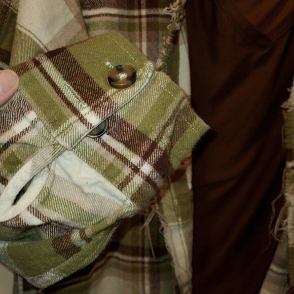 Super Soft Frayed Distressed Flannel Shacket – Cream, Brown & Olive green L - Picture 3 of 9